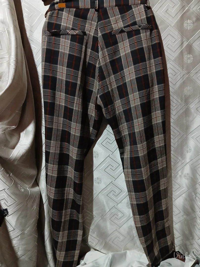 Katrin karirane pantalone M