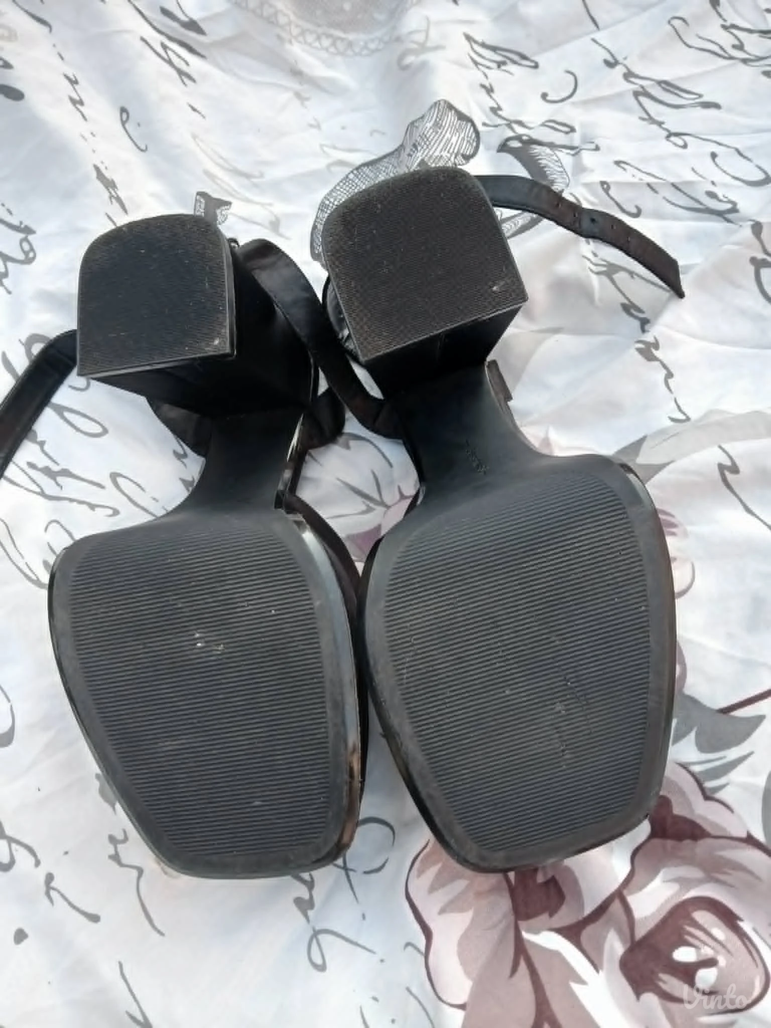 Bershka Bratz sandale 38