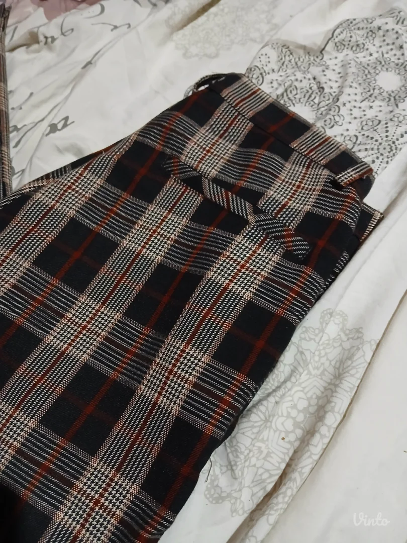 Katrin karirane pantalone M