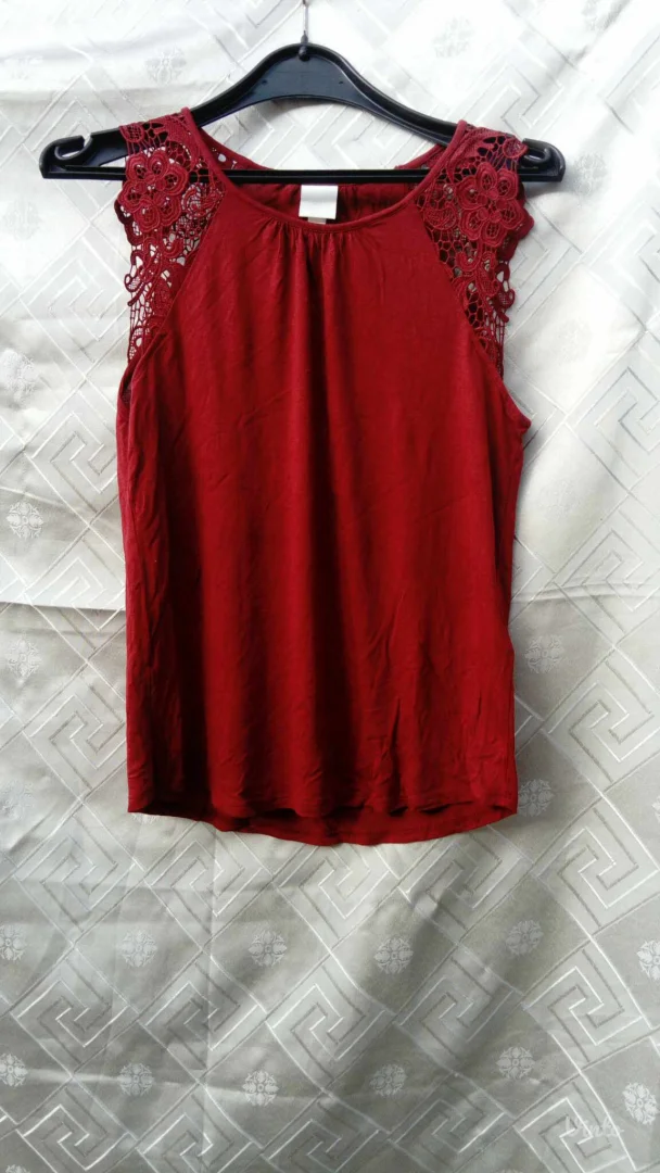 H&M tamno crvena majica XS/S