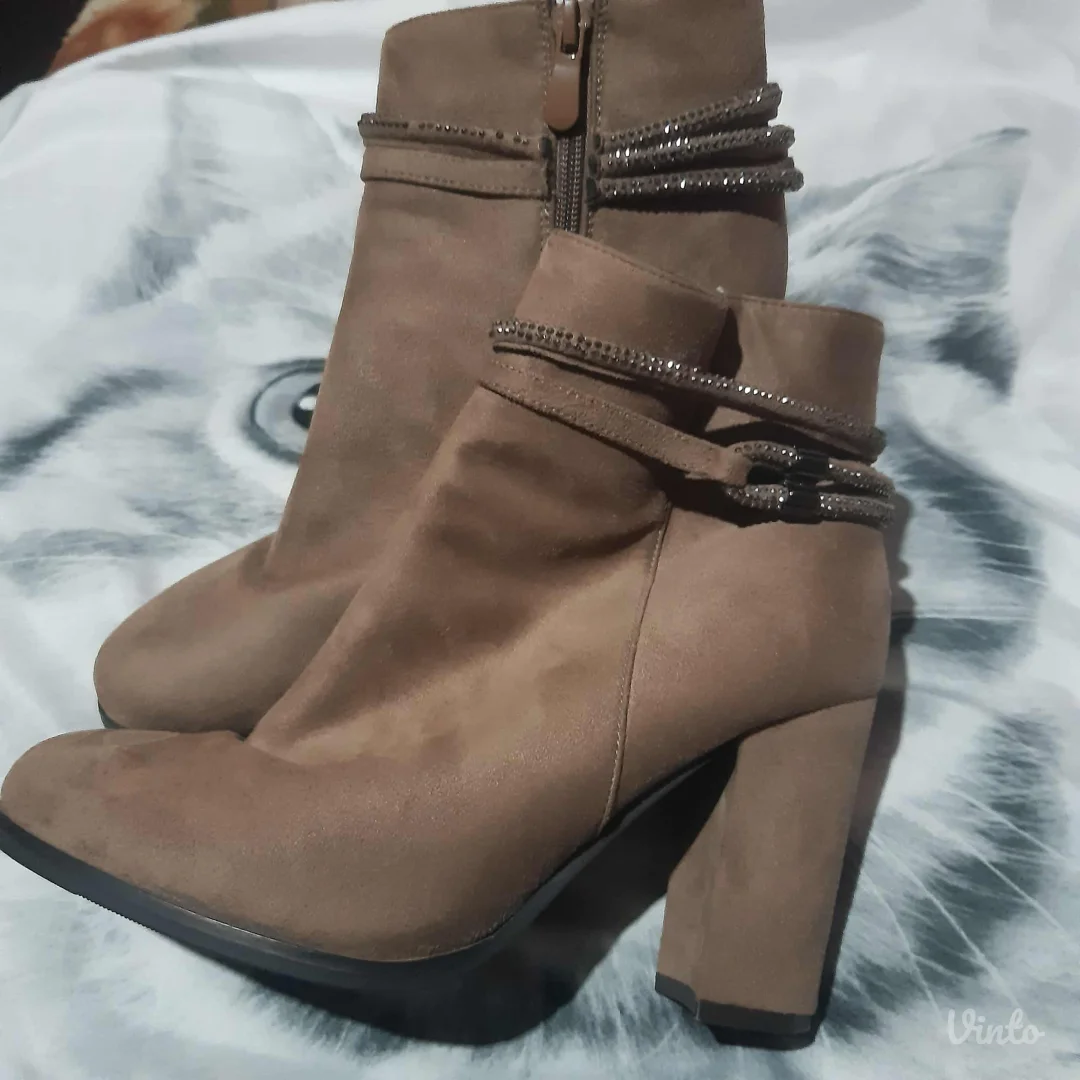 Opposite cizmice gleznjace 39