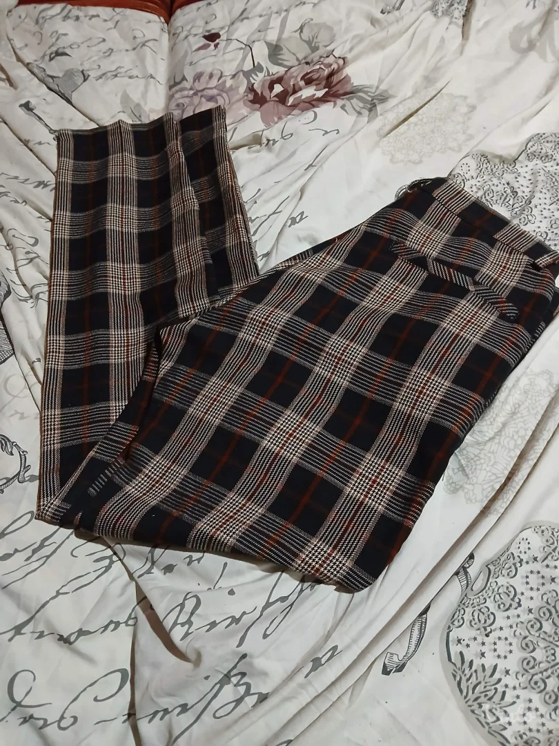 Katrin karirane pantalone M