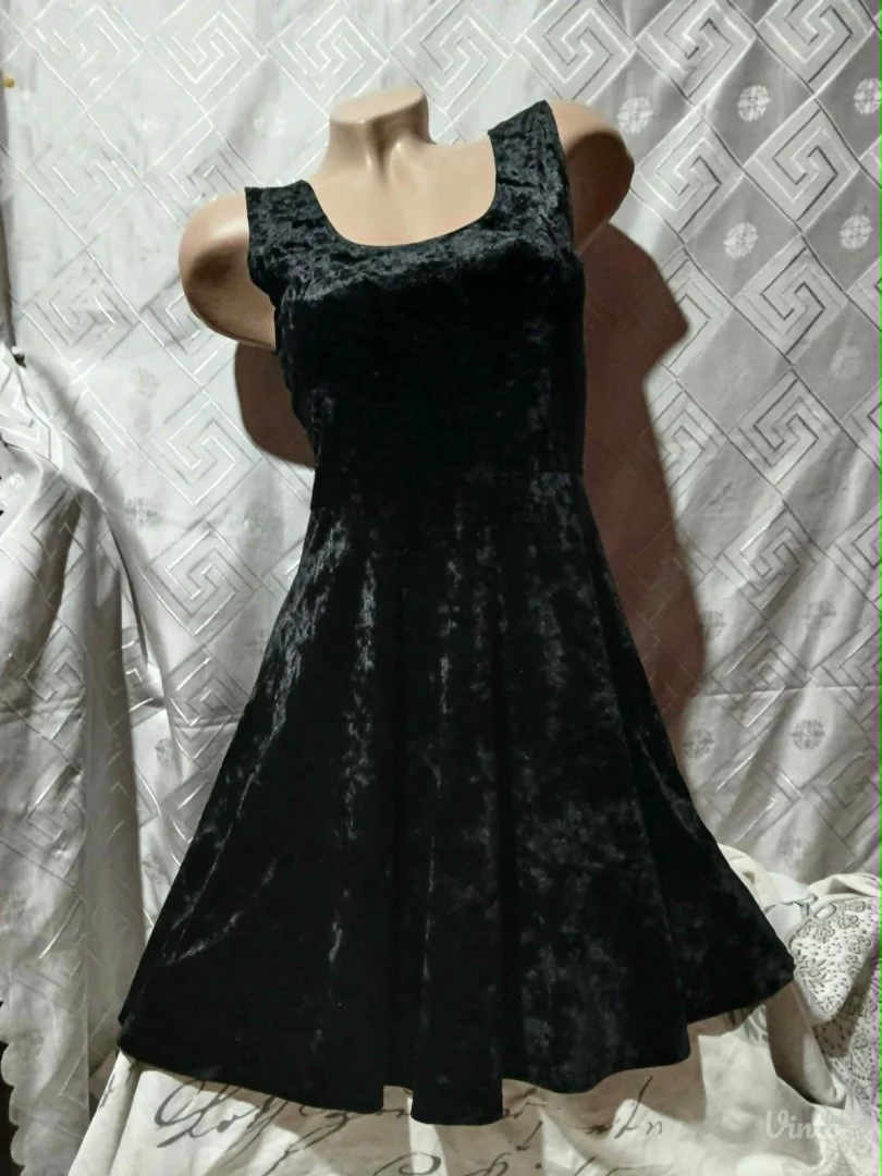 Goth Plisana Crna Haljina M