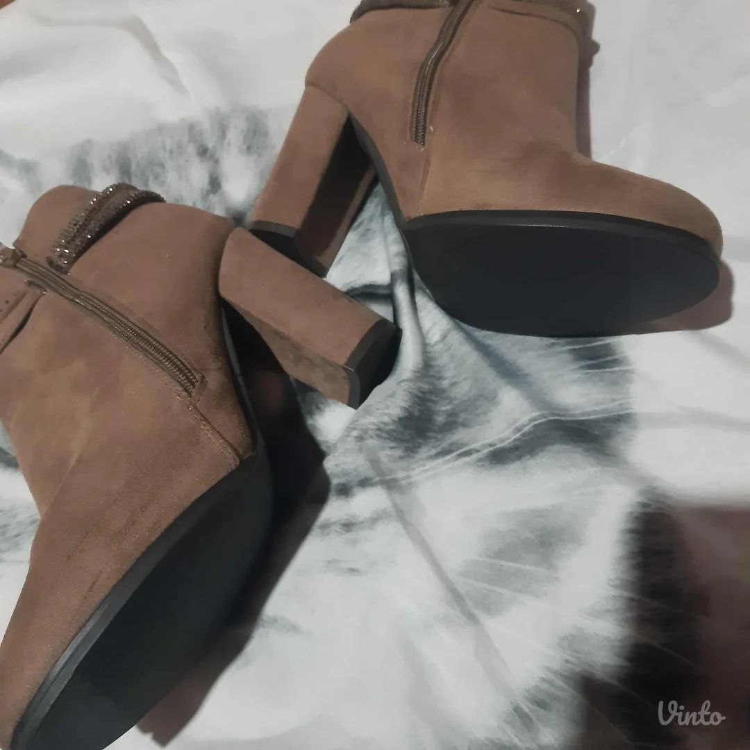 Opposite cizmice gleznjace 39