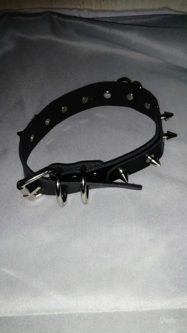 Choker ogrlica sa bodljama