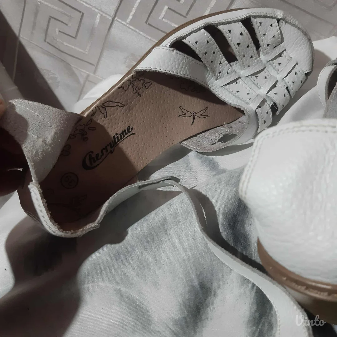 Bele Cipele/Sandale 39