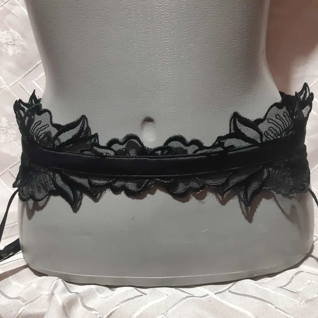 Intimissimi Sexy crni prelepi halteri M/L