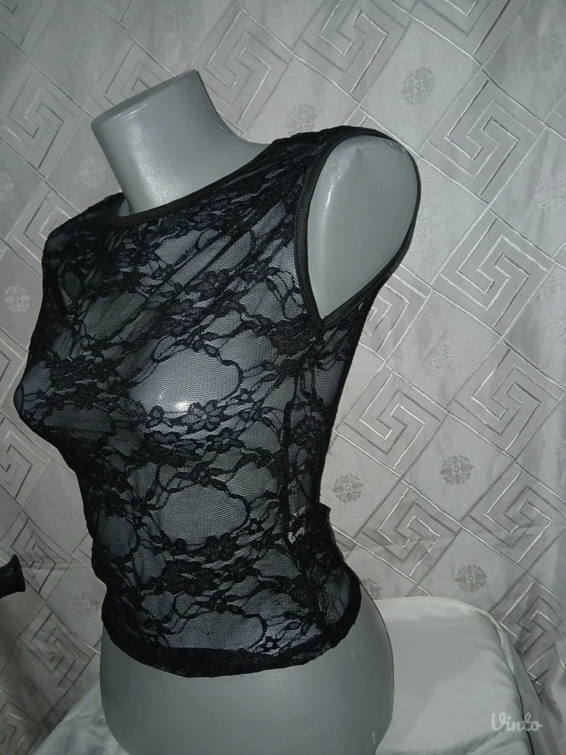 Crna cipkasta majica S