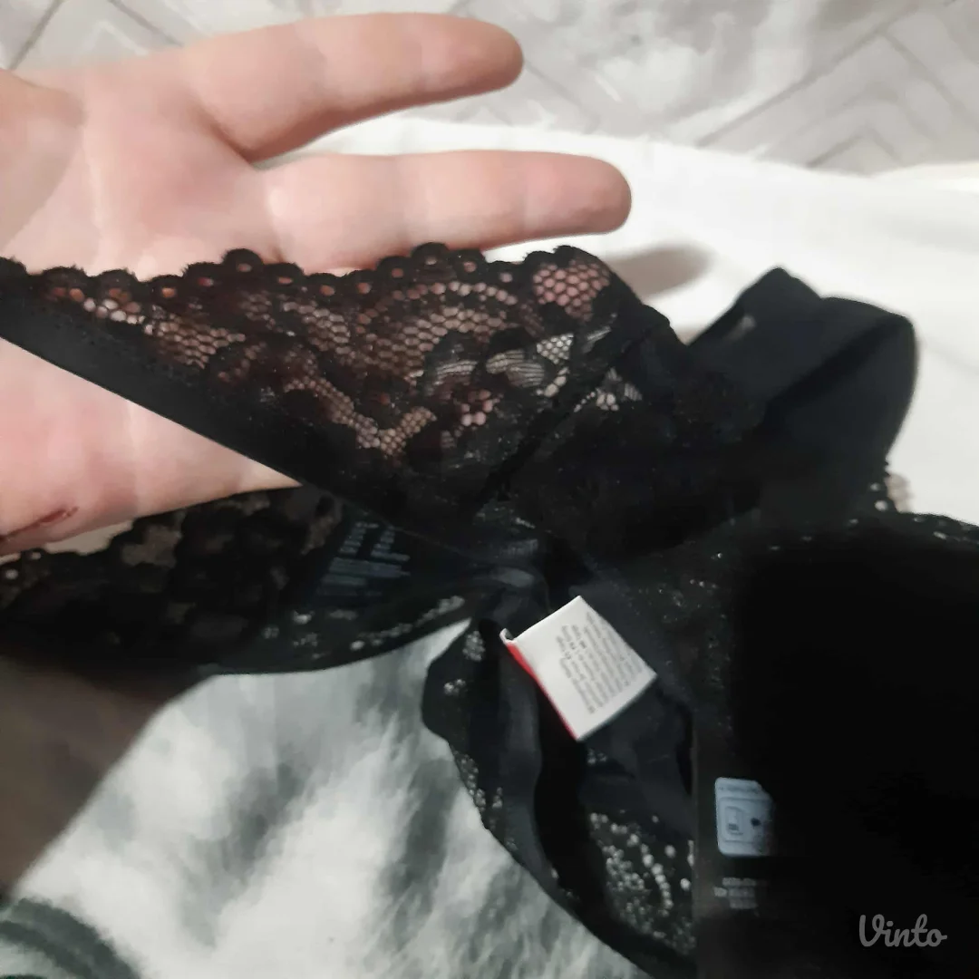Nove H&M Crne cipkaste tanga gacice 3 komada XL