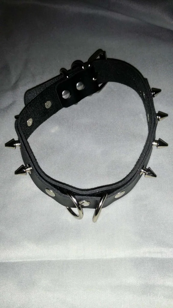 Choker ogrlica sa bodljama