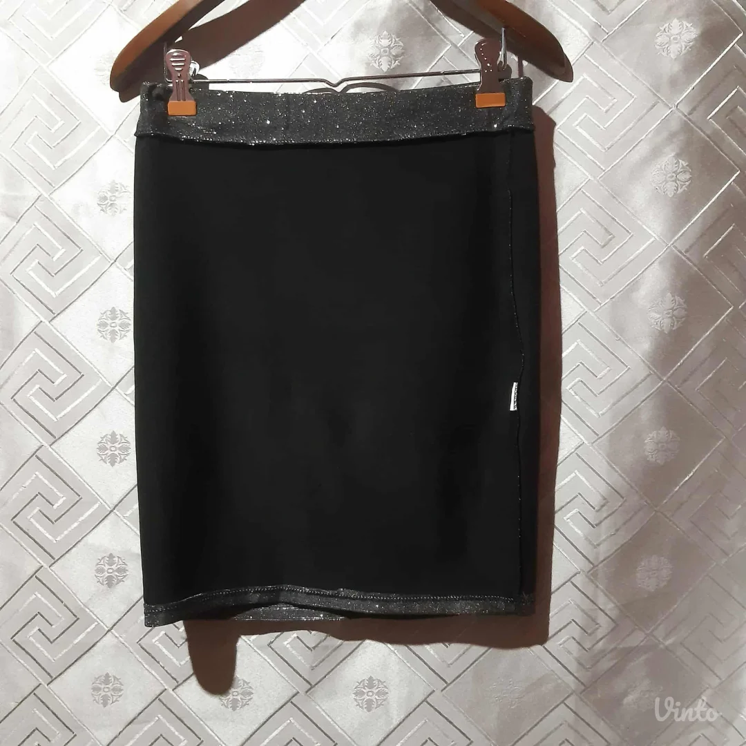 Mini suknja koja sija S/M