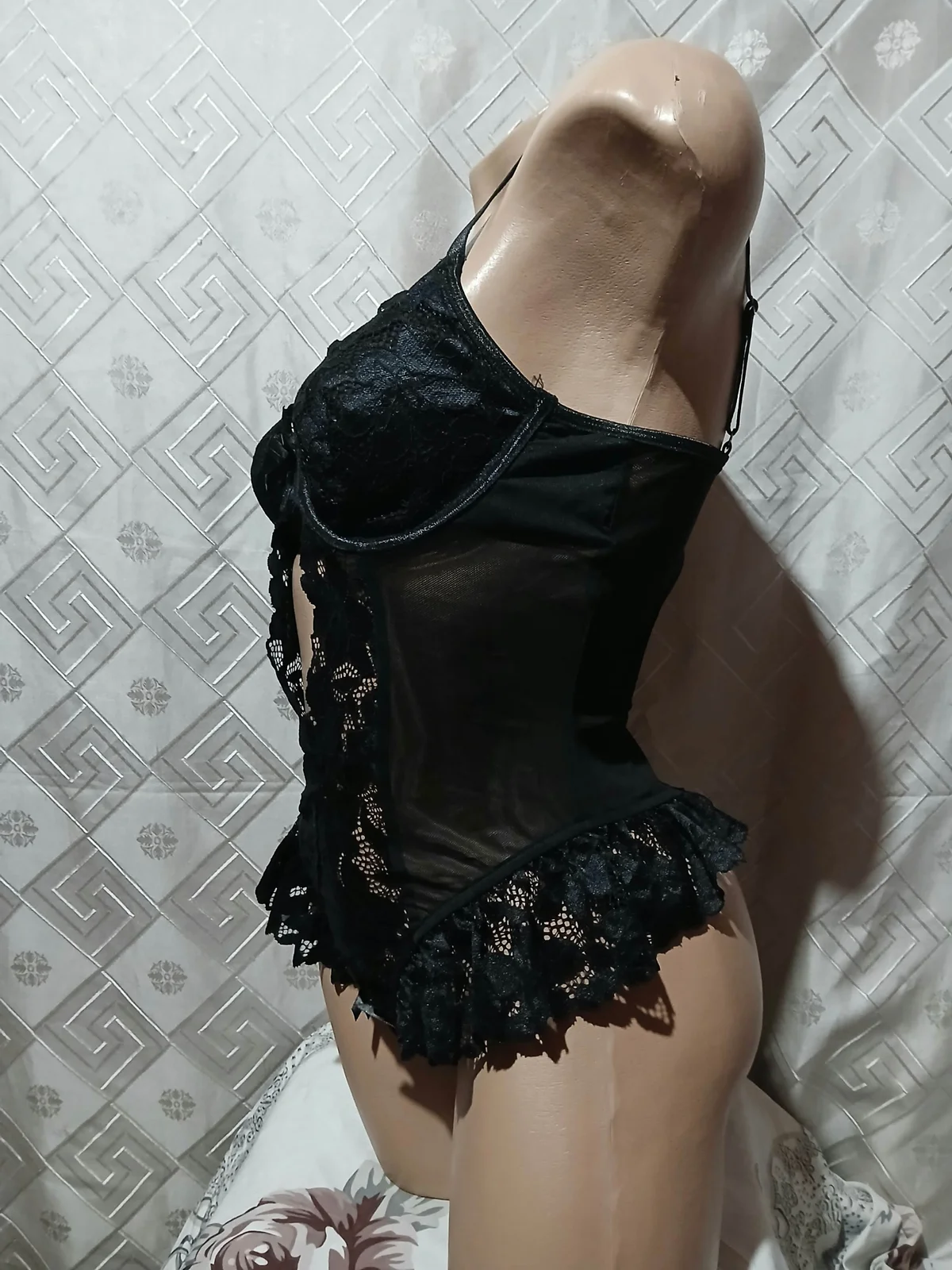 Sexy cipkasti crni bodi M