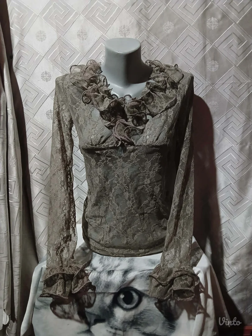 Čipkasta bluza sa karnerima S/M