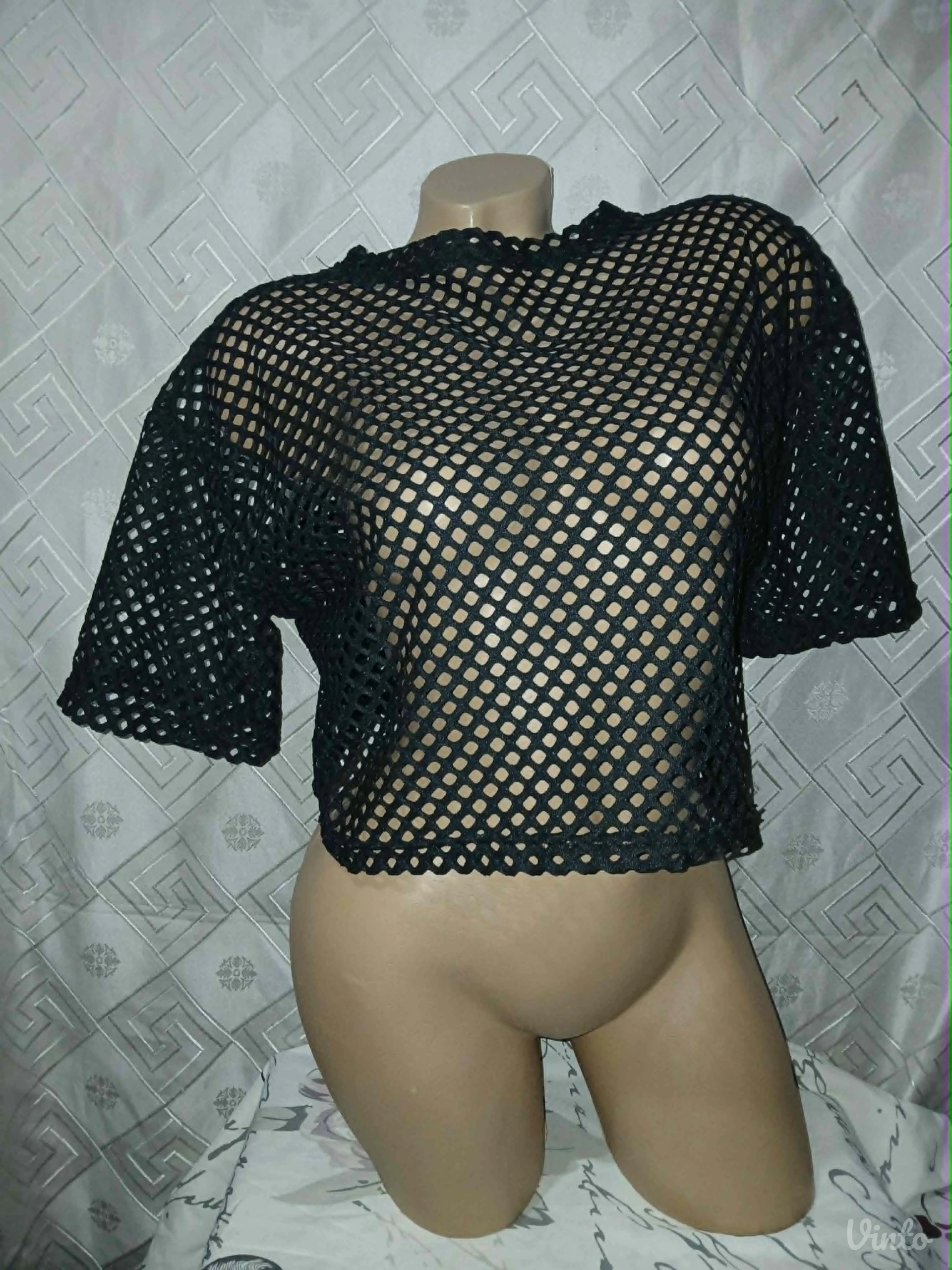 Crop crna mrezasta bluza L