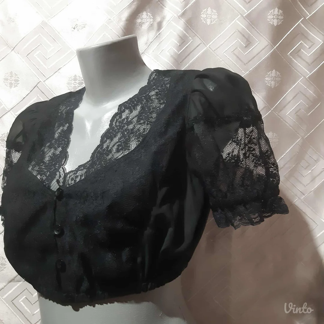 Goth crni crop top S