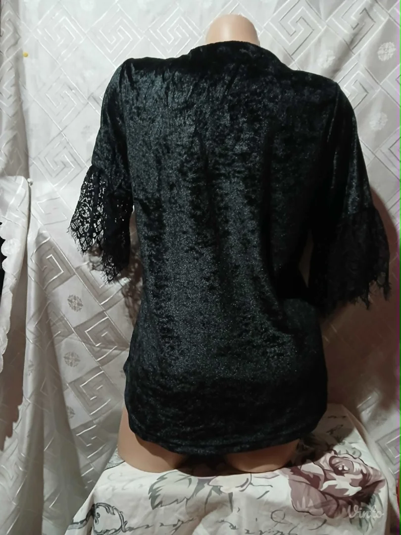 Plisana crna bluza M/L