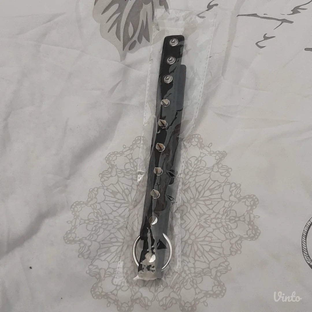 Nov Goth Choker sa bodljama