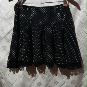 Mini suknja na tufnice S/M