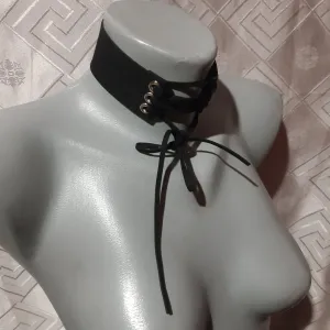 Nova Choker ogrlica sa pertlanjem