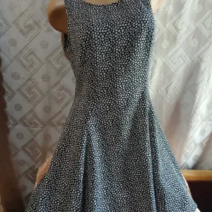H&M Crno/Bela haljina A kroja M/L