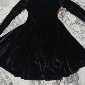 Goth Crna Plisana haljina M