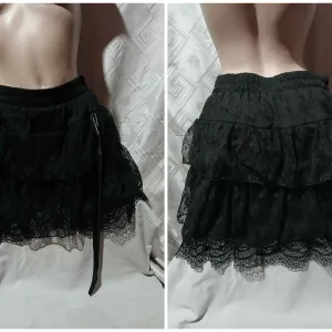 Goth crna cipkasta suknja/sorts M/L