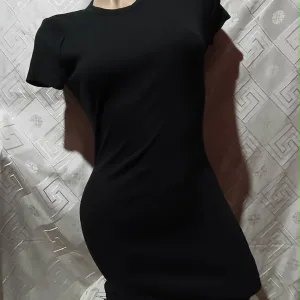 FB sister rebrasta haljina uz telo M