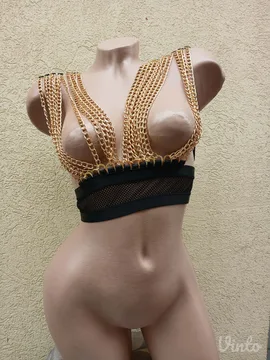 Sexy brus sa zlatnim lancima S/M