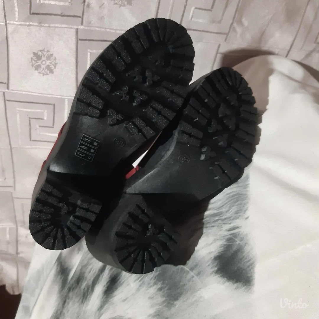 Bordo gleznjace Novo sa ett. 38