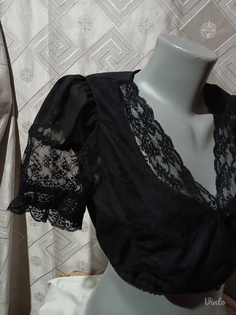 Goth crni crop top S