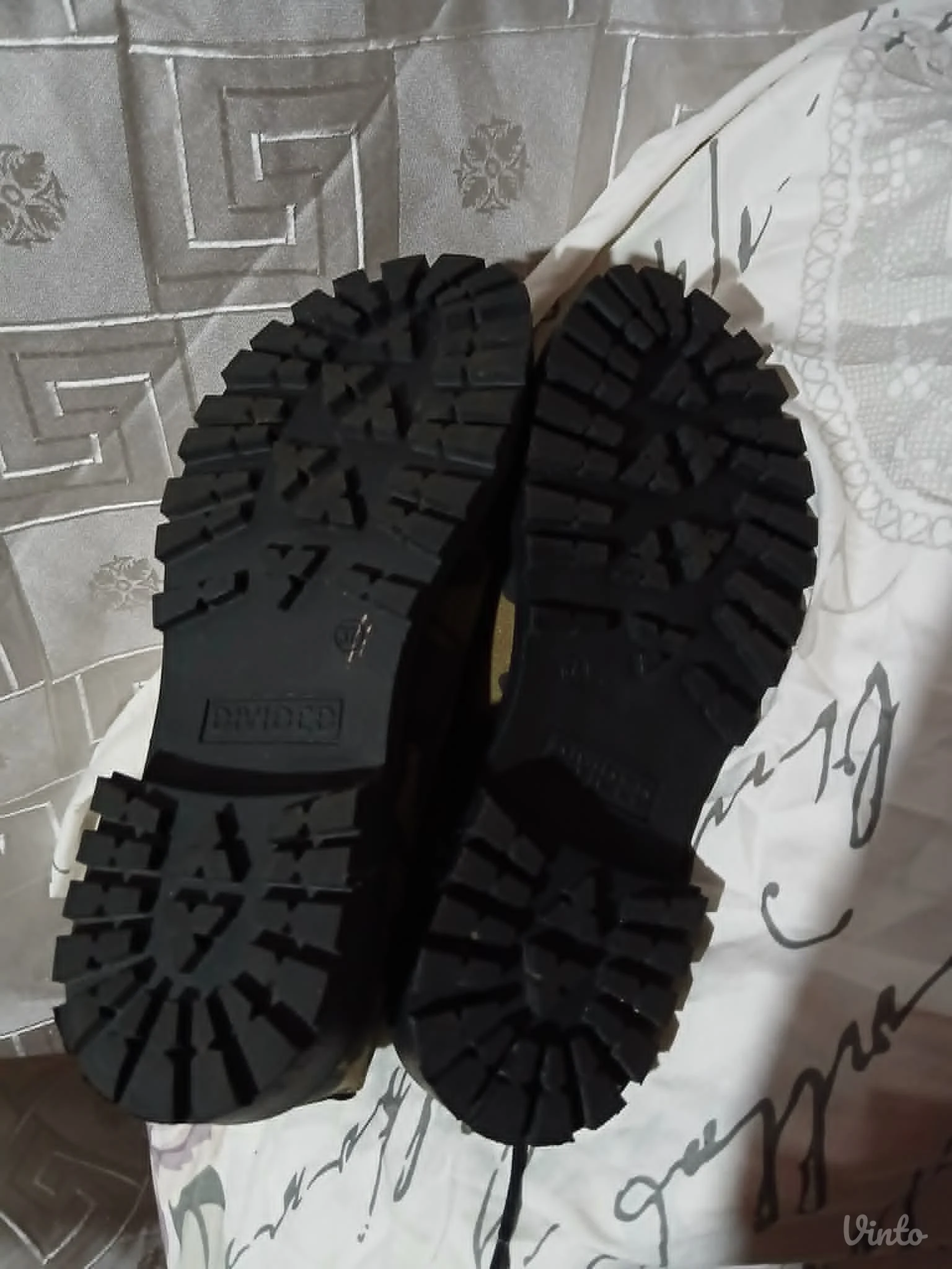 H&M Maskirne Prolecne cizmice na pertlanje 37