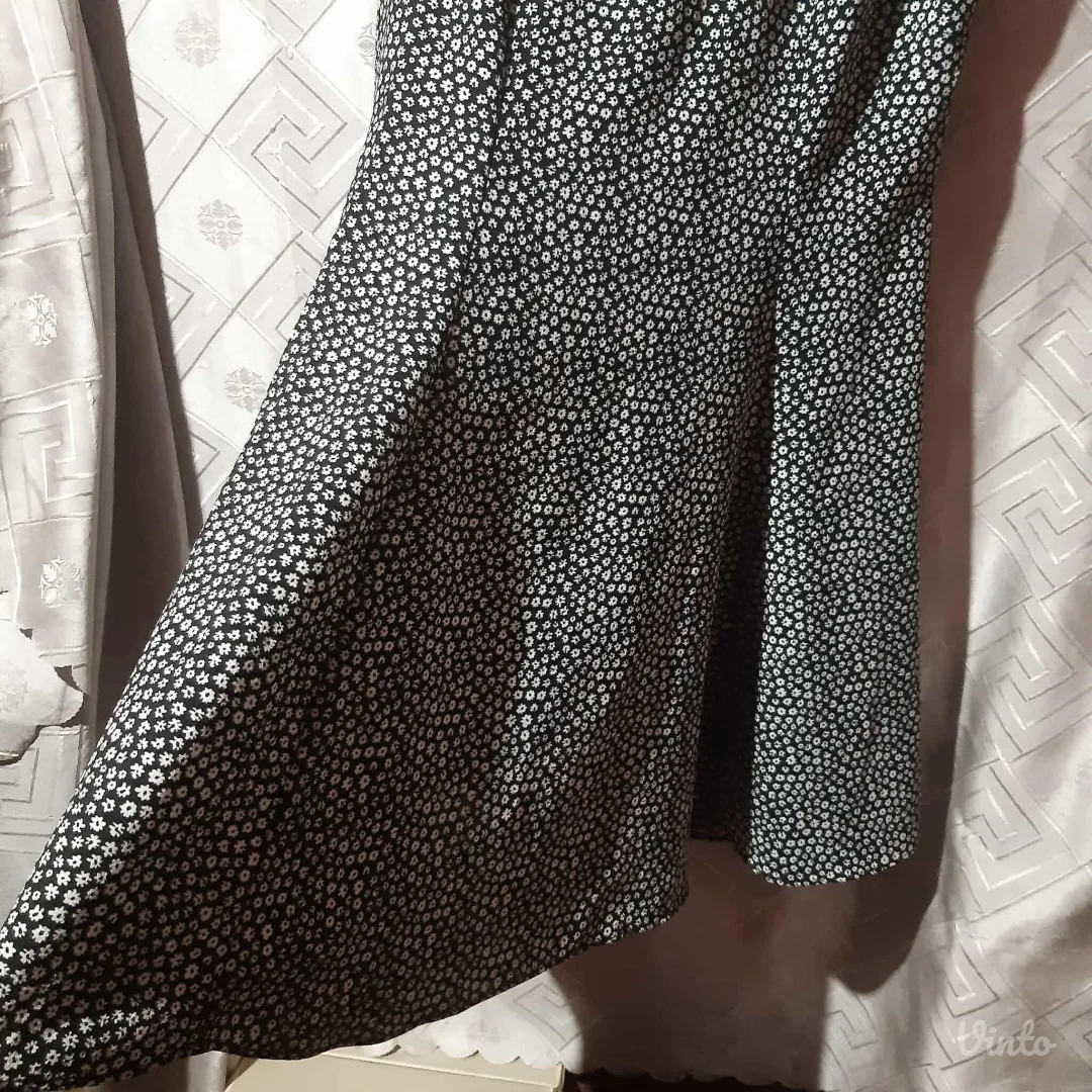 H&M Crno/Bela haljina A kroja M/L