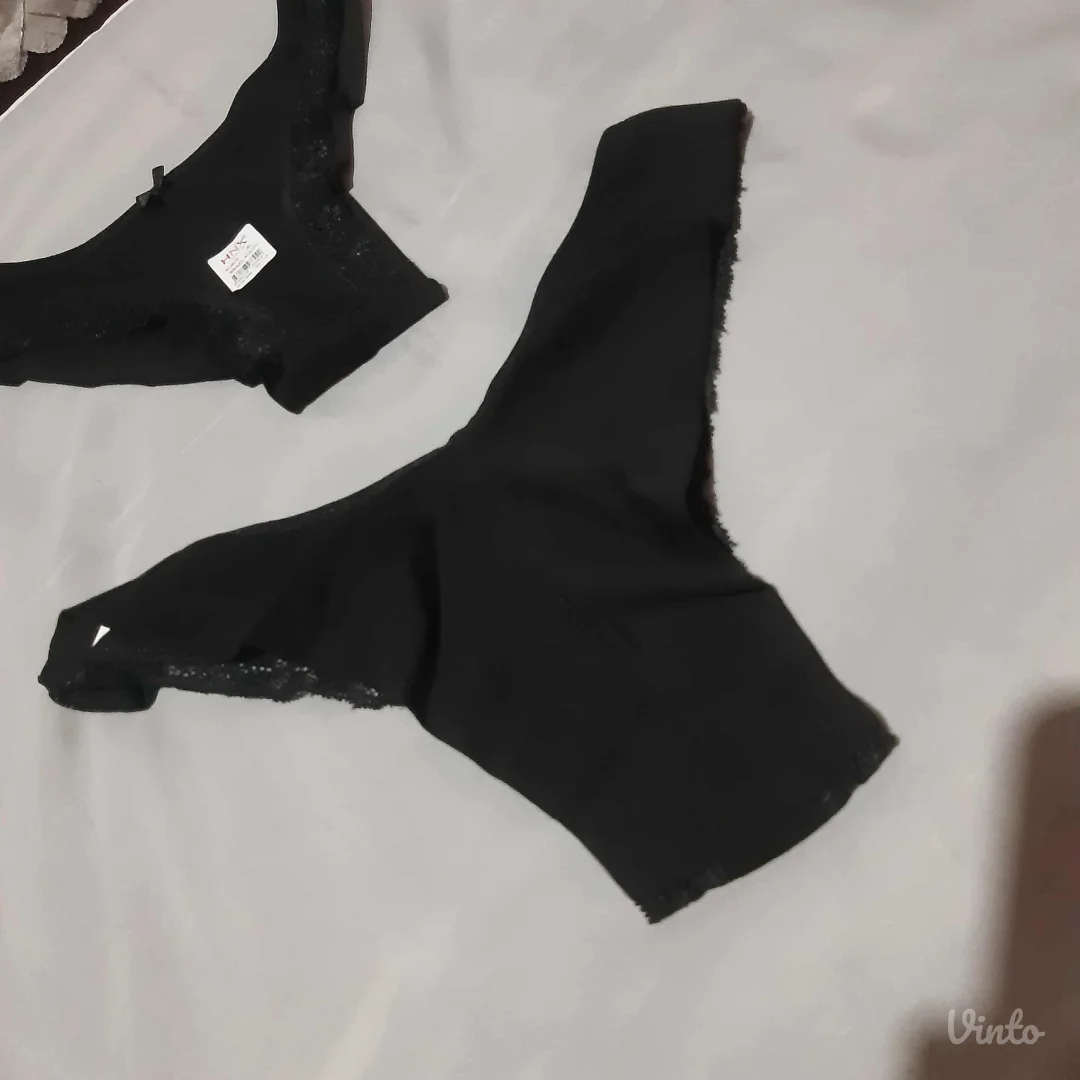 3 komada crnih gacica M Novo