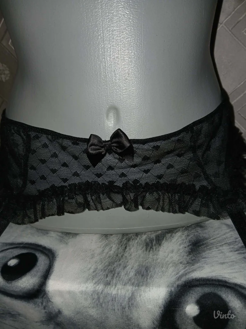 Crni halteri sa srcima Uni