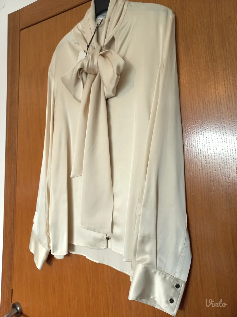 Zara satenska košulja sa mašnom