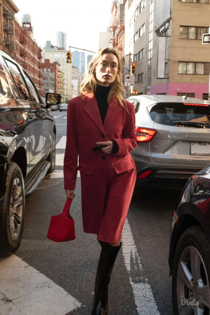 Zara lagani kaput prevrnuta koža