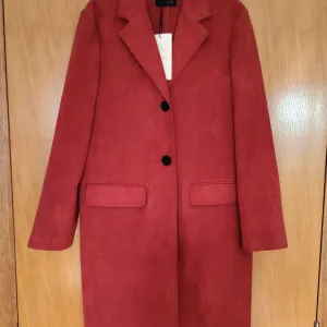 Zara lagani kaput prevrnuta koža