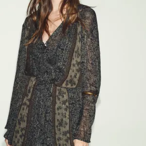 Zara haljina sa zlatnim nitima