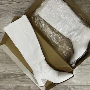 Ženska kožna čizma