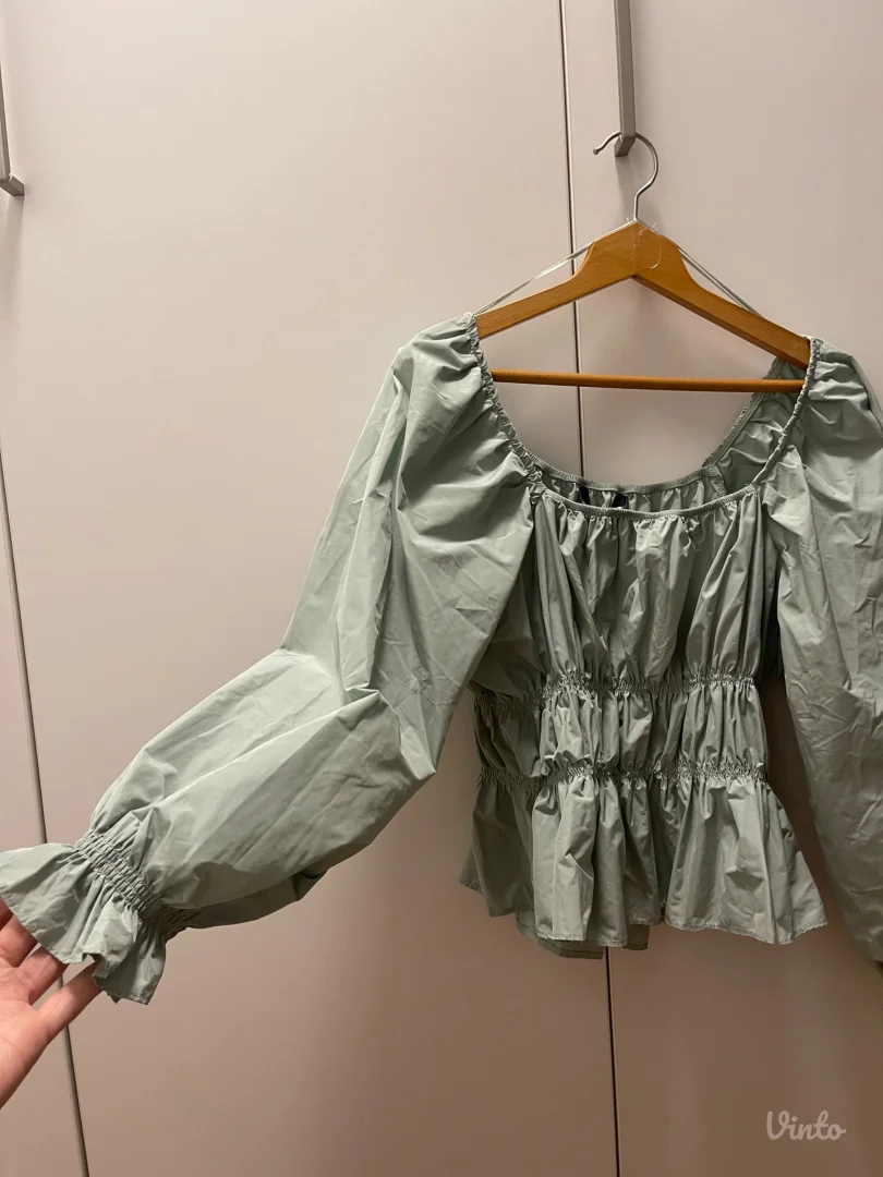 Top sa dugim rukavima zara