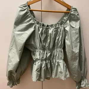 Top sa dugim rukavima zara