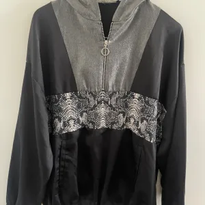 Duks sa kapuljacom zara