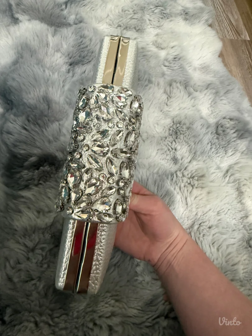 Elegantna torbica sa cirkonima