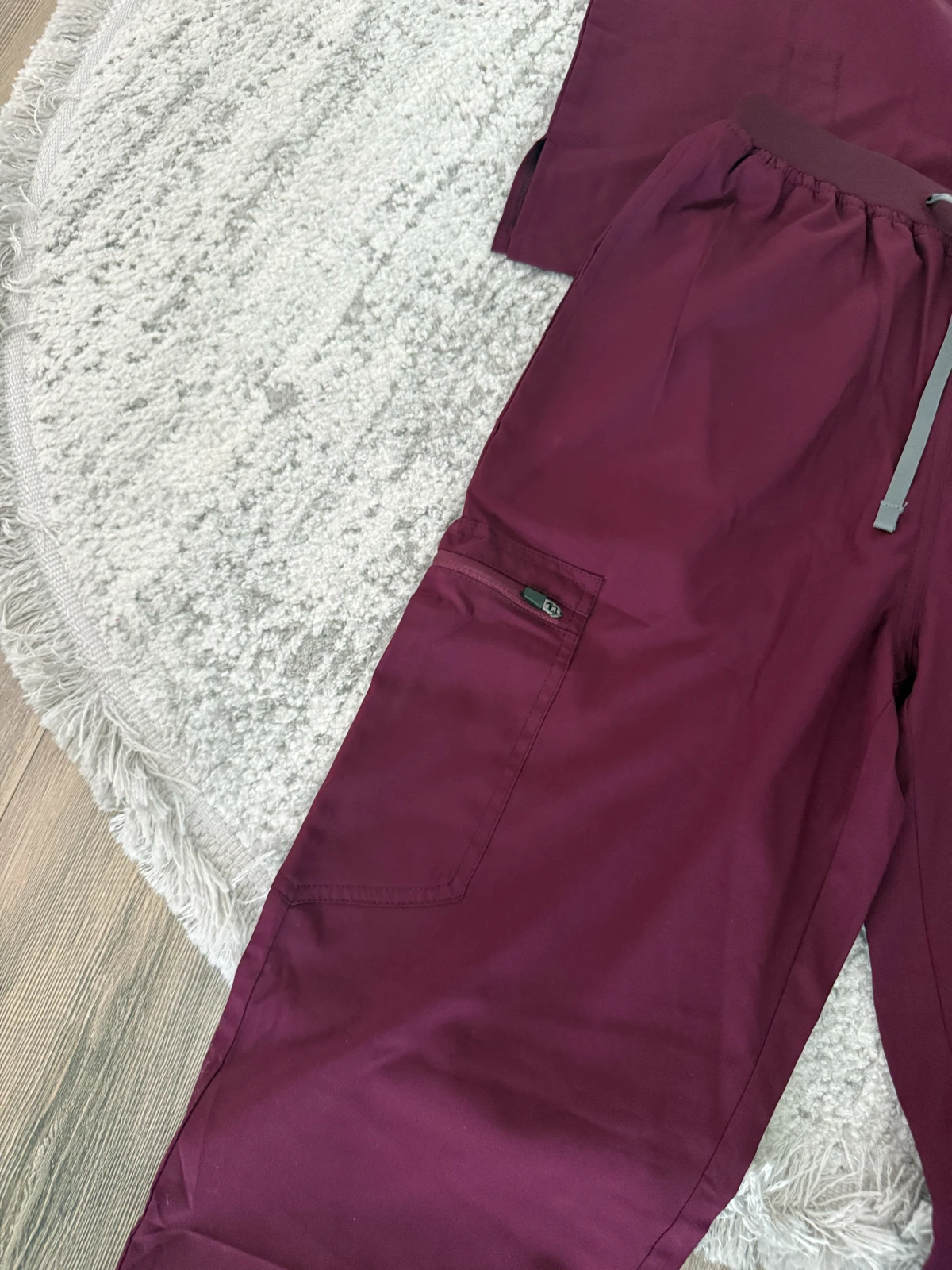 Bordo medicinska uniforma