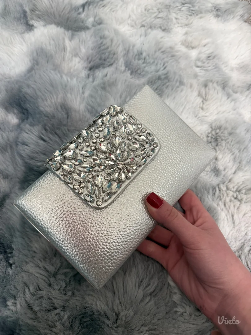 Elegantna torbica sa cirkonima