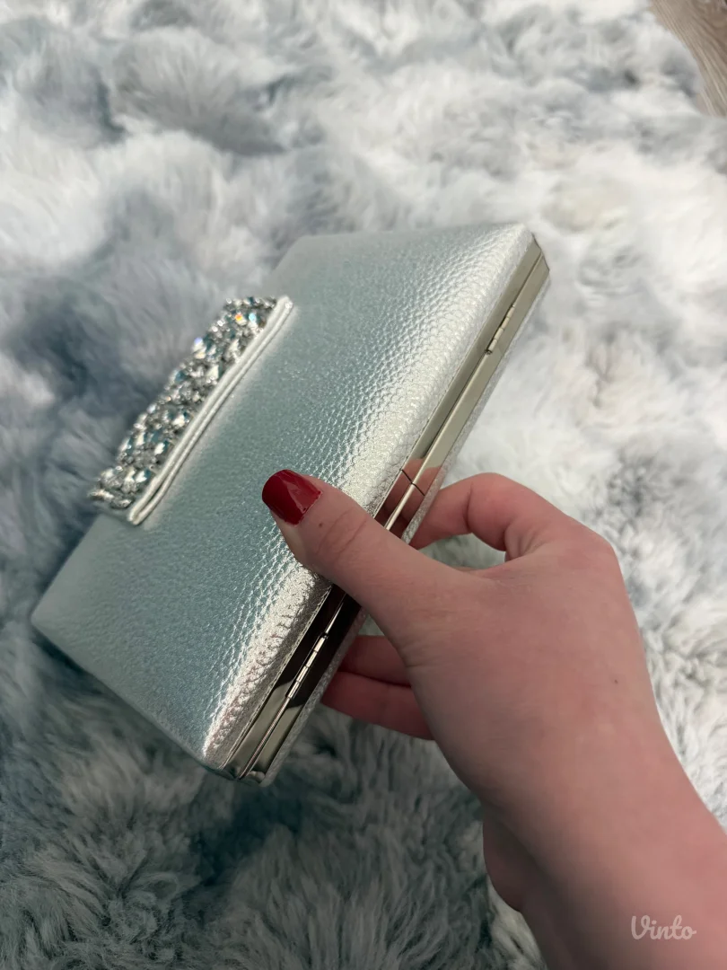 Elegantna torbica sa cirkonima