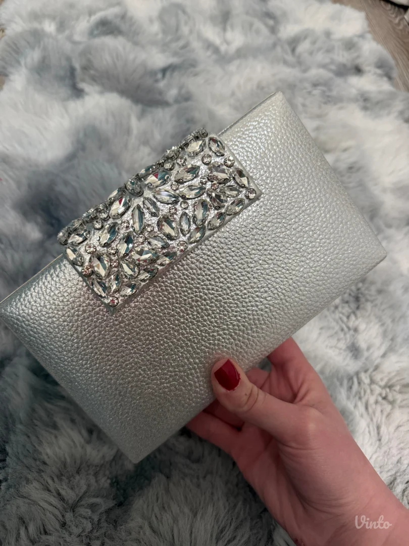 Elegantna torbica sa cirkonima