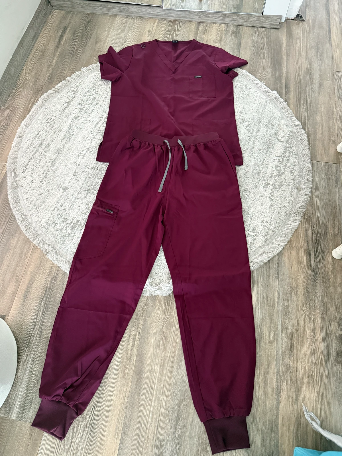 Bordo medicinska uniforma