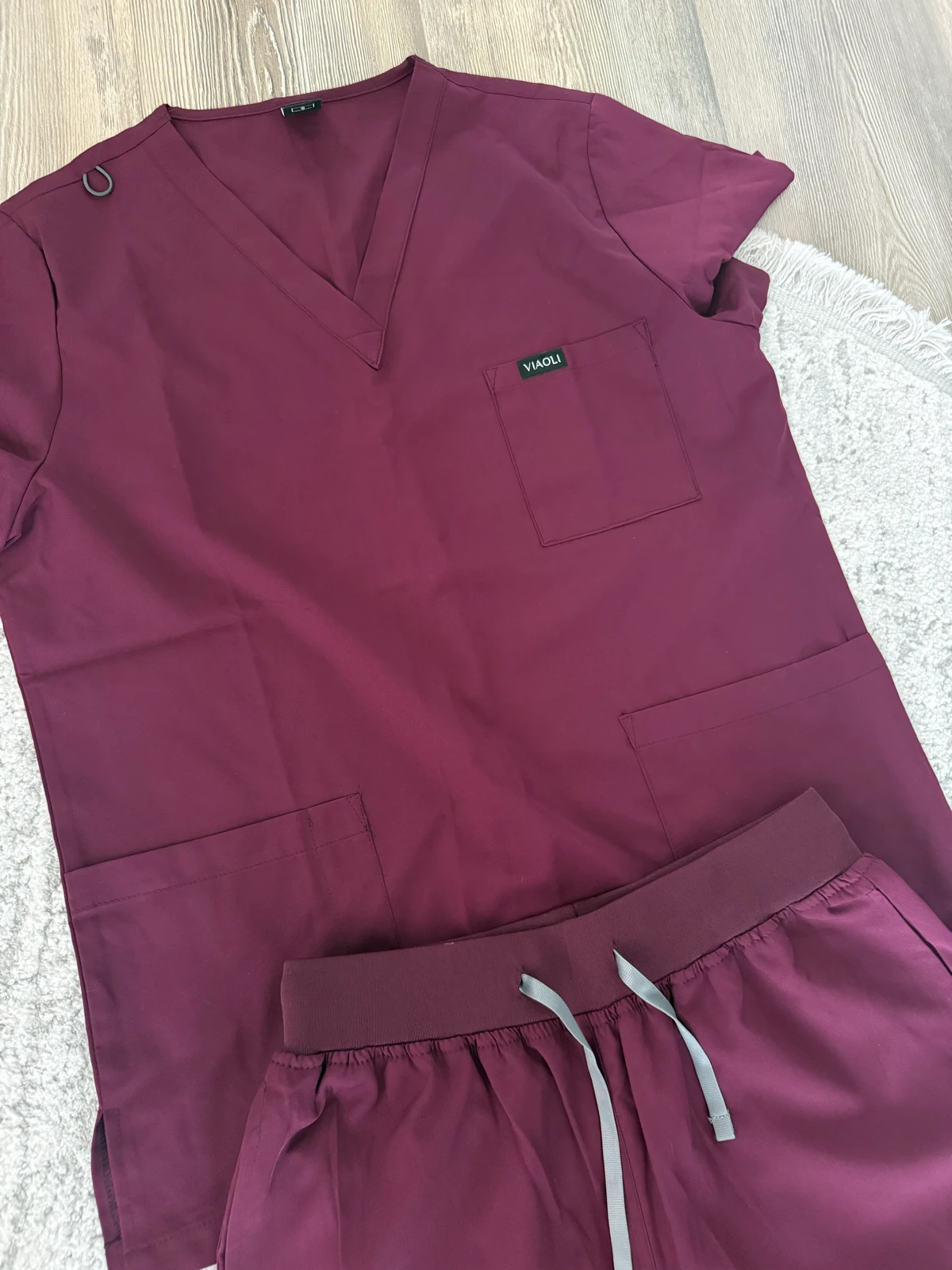 Bordo medicinska uniforma