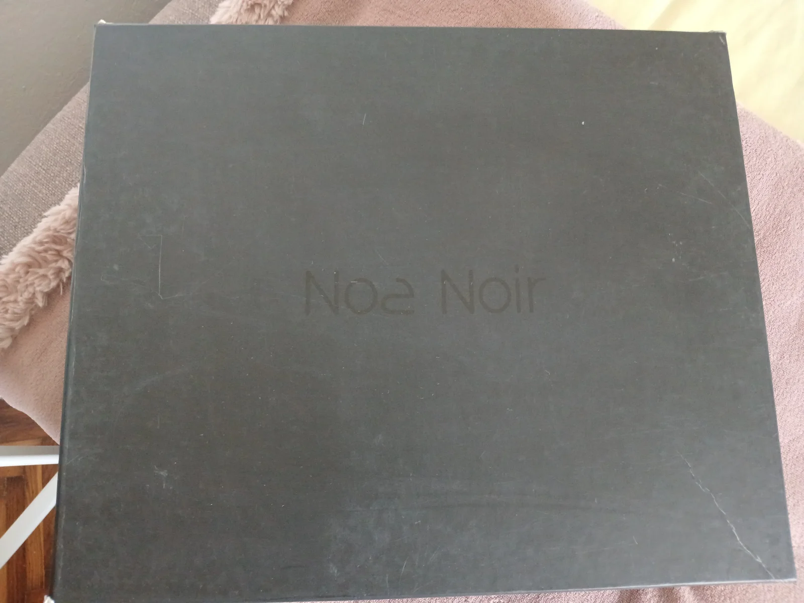 Potpuno nove noa noir crne zenske kozne cizme sa nitnama, broj 38